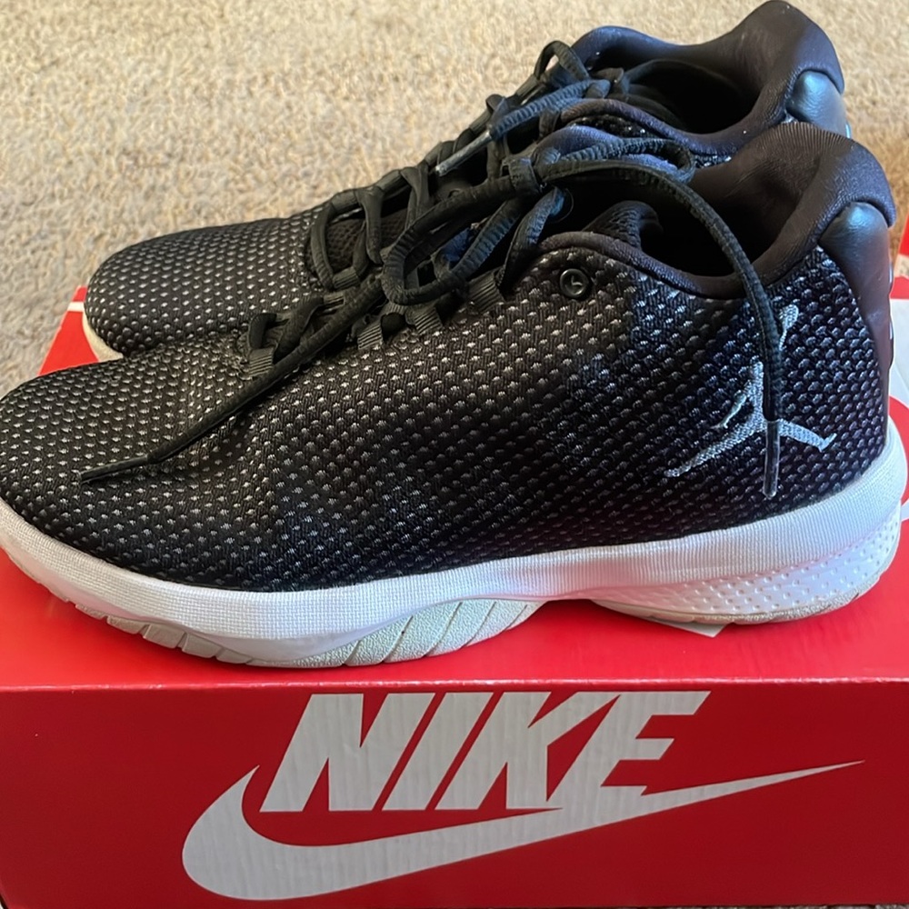 NIKE ROSHE